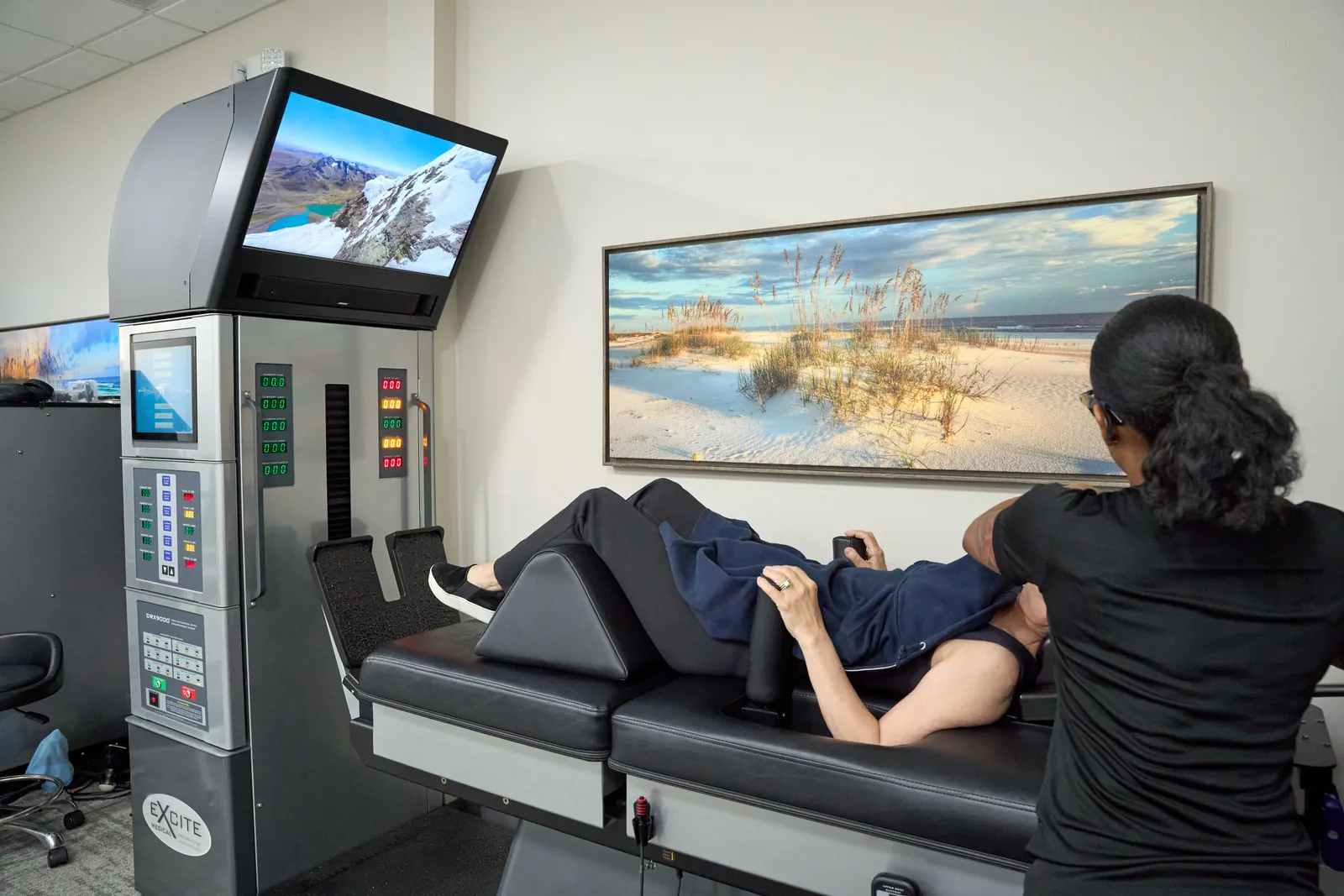 Spinal decompression therapy treatment at Novaré