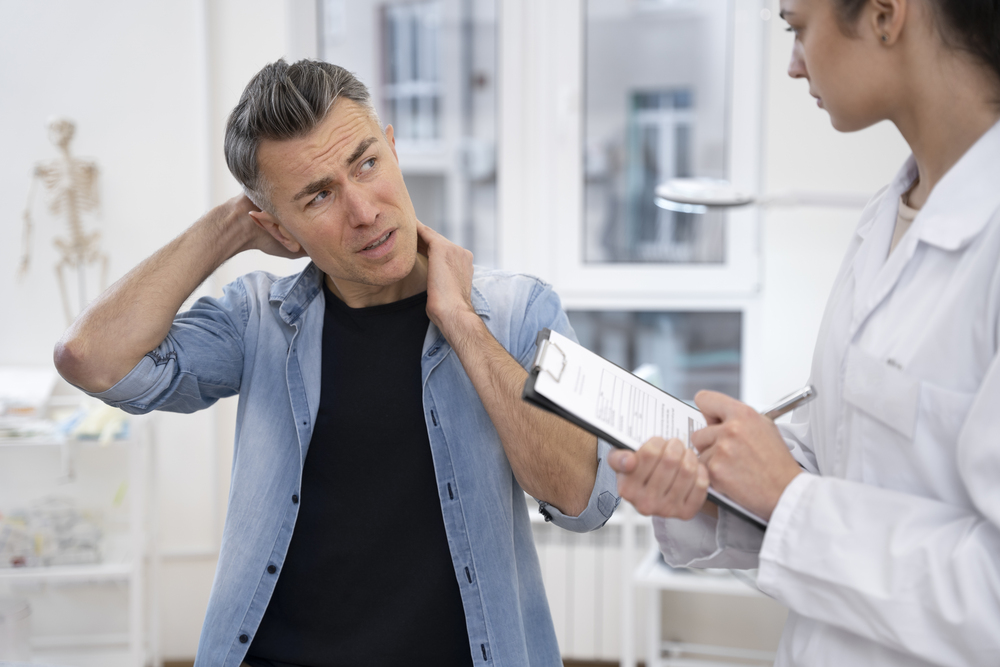 4 Treatment Options for Whiplash and How They Work Together